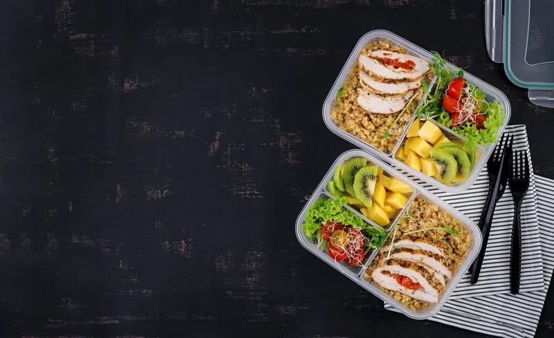 Gotowe dania — Dowiedz się, które z gotowych dań są najkorzystniejsze i jakie opcje masz do wyboru. Fast food a może bistro? Sprawdź sam!